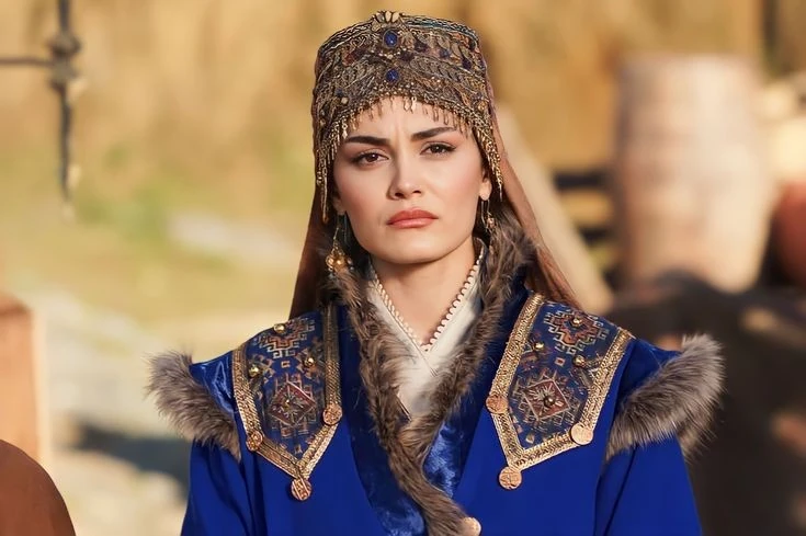 Scene from the Kuruluş Osman Episode 168 trailer showing Gonca’s emotional confrontation with Holofira, highlighting the tension and turmoil in her character as she grapples with grief and conflict.