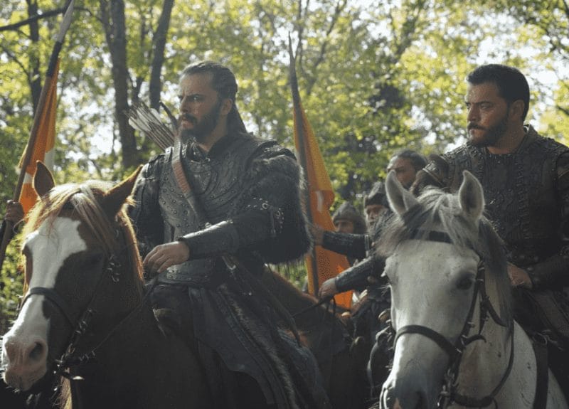 Osman Bey leading his warriors in Episode 170 of Kuruluş Osman, preparing for battle.