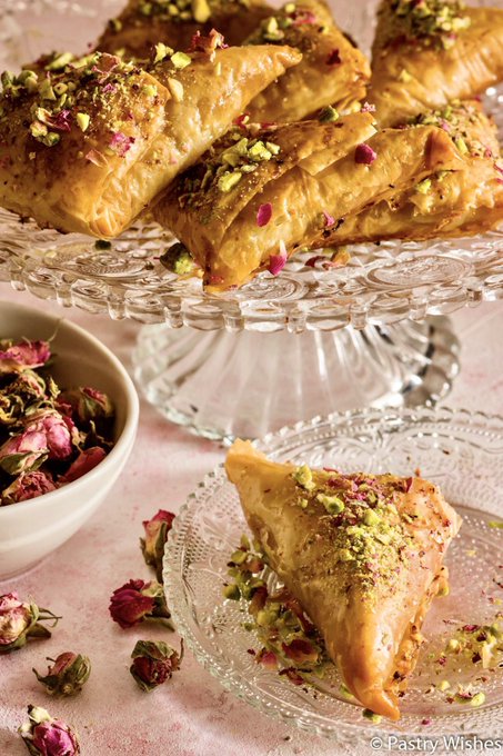 Image credit Pastry wishes https://www.pastrywishes.com/baklava-triangles/