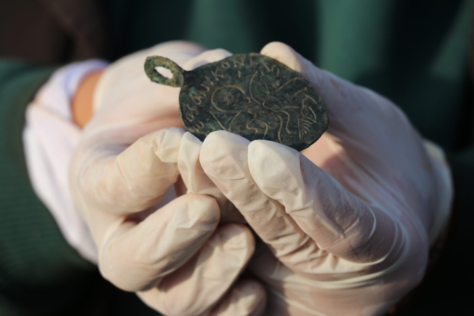 1,600-year-old Prophet Solomon pendant unearthed in Türkiye's Hadrianopolis