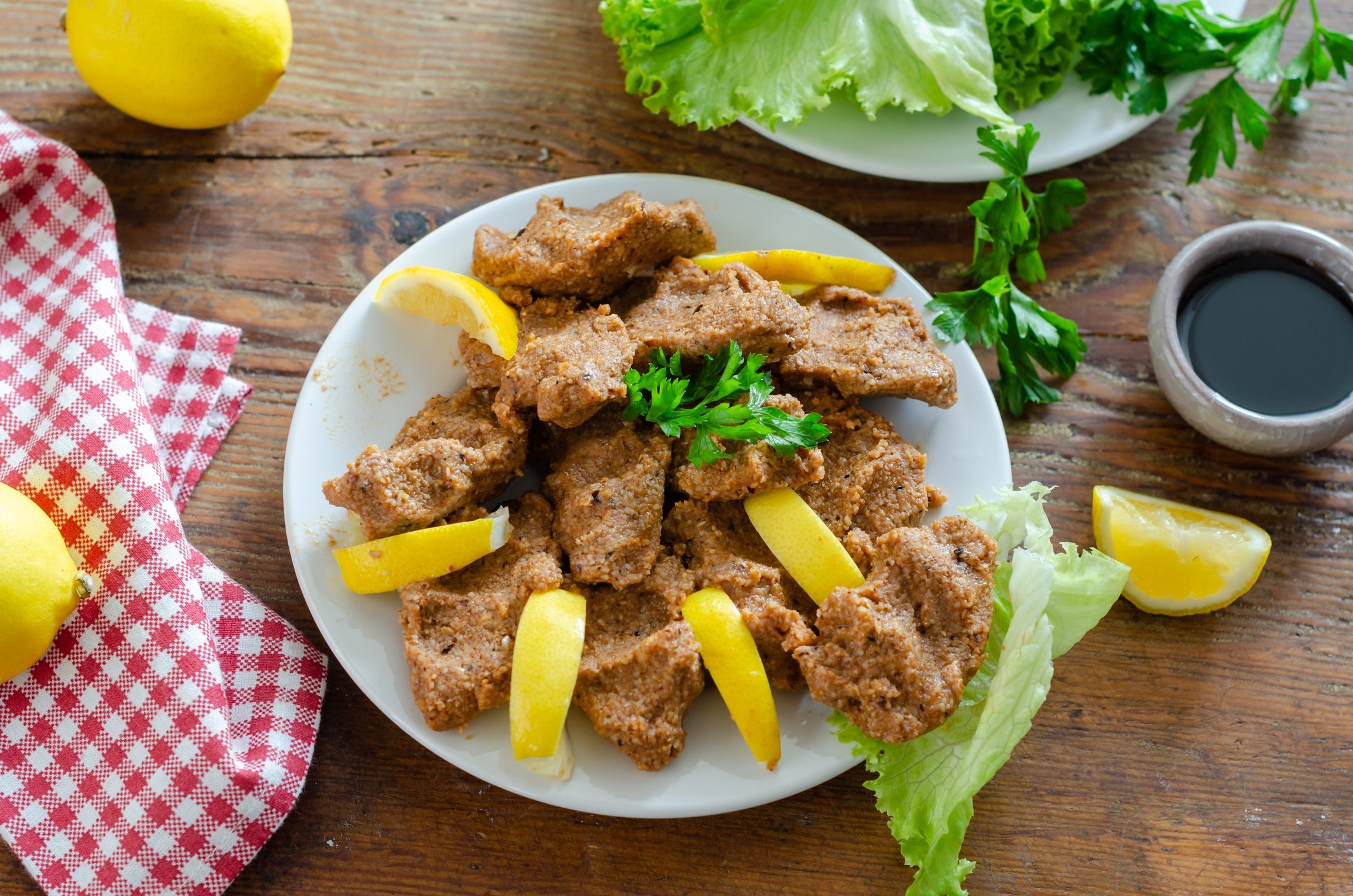 Çiğ köfte is a popular street food in Turkey and almost always served with some pomegranate syrup. (iStock Photo)