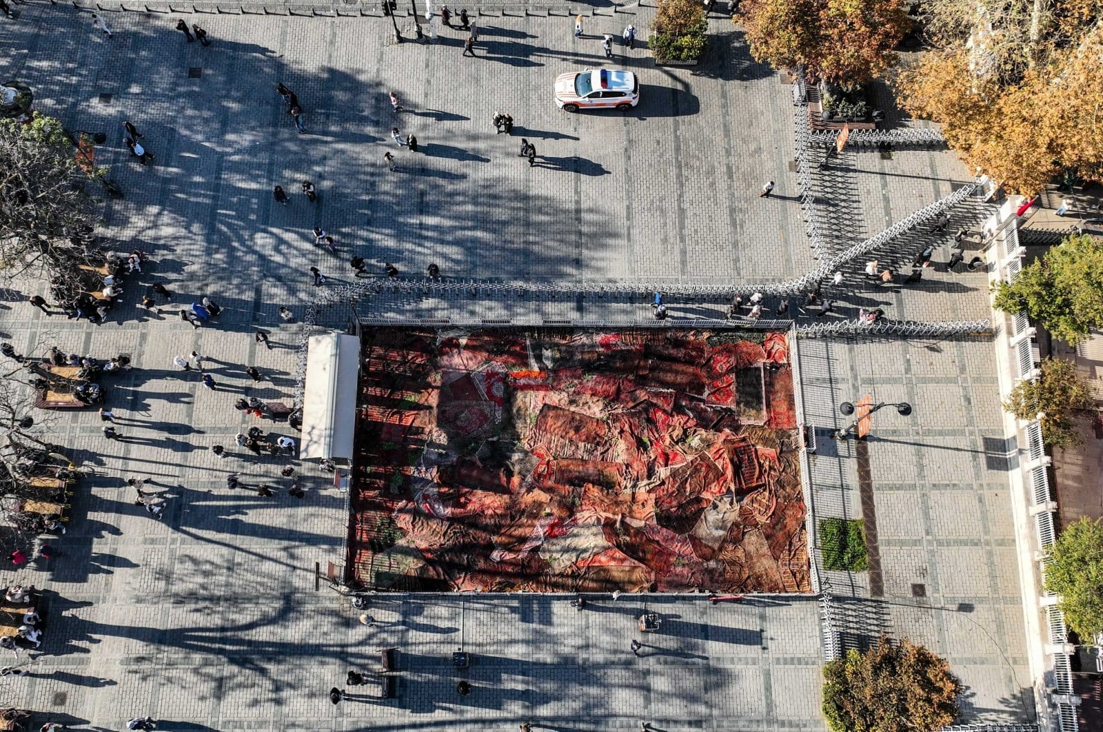 ‘Touching’ carpet art at Hagia Sophia highlights Gaza's struggles