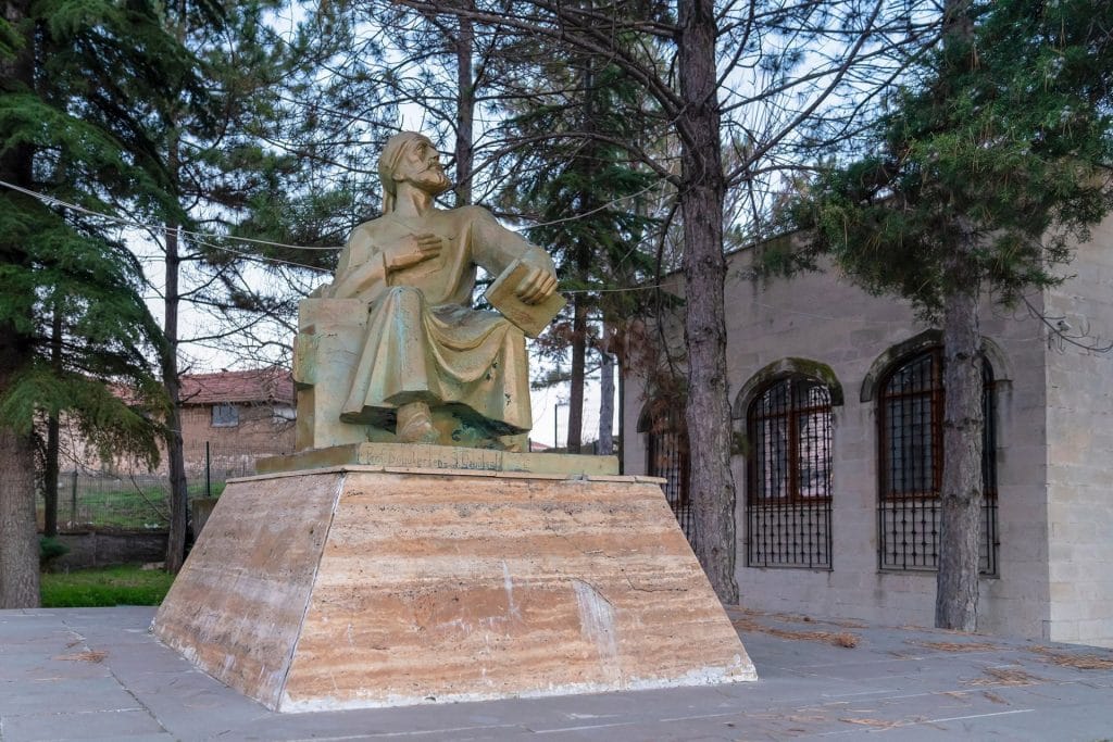 A statue of Yunus Emre in the Yunus Emre Tomb in Eskişehir, northwestern Turkey. (Shutterstock Photo)