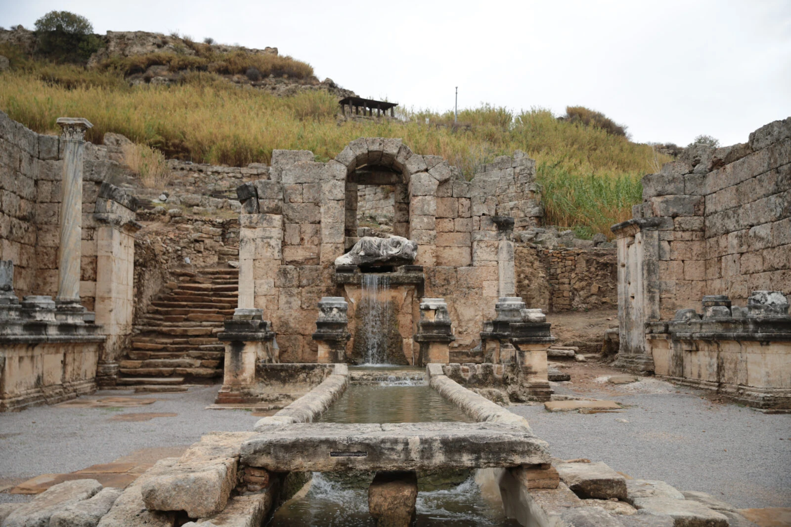 Water flows again after 1,800 years at ancient Kestros Fountain in Türkiye's Perge