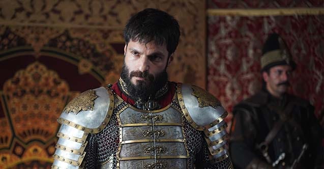 Scene from Mehmed: Fetihler Sultanı Episode 24, featuring Sultan Mehmed strategizing amidst the siege of Constantinople.