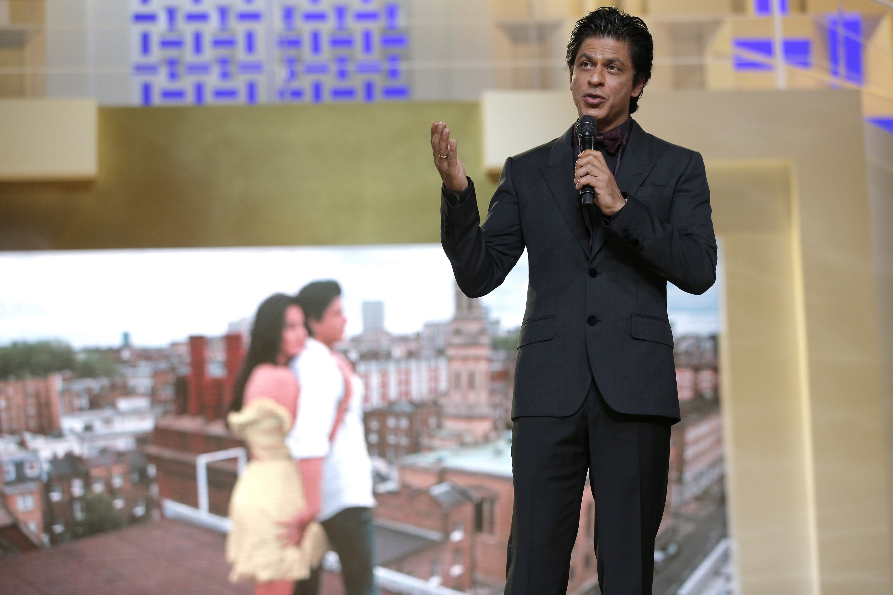 Indian film actor Shahrukh Khan presents his film 'To My Dying Day' after the Tribute to Hindi Cinema at the Marrakech International Film Festival, Marrakech, Morocco, Dec. 1, 2012. (AP Photo)