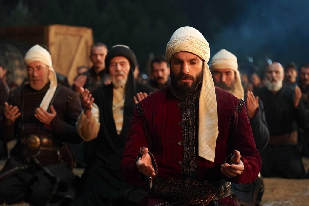 The Abu Ayyub al-Ansari scene inspiring Ottoman soldiers in episode 30 of Mehmed: Sultan of the Conquests.