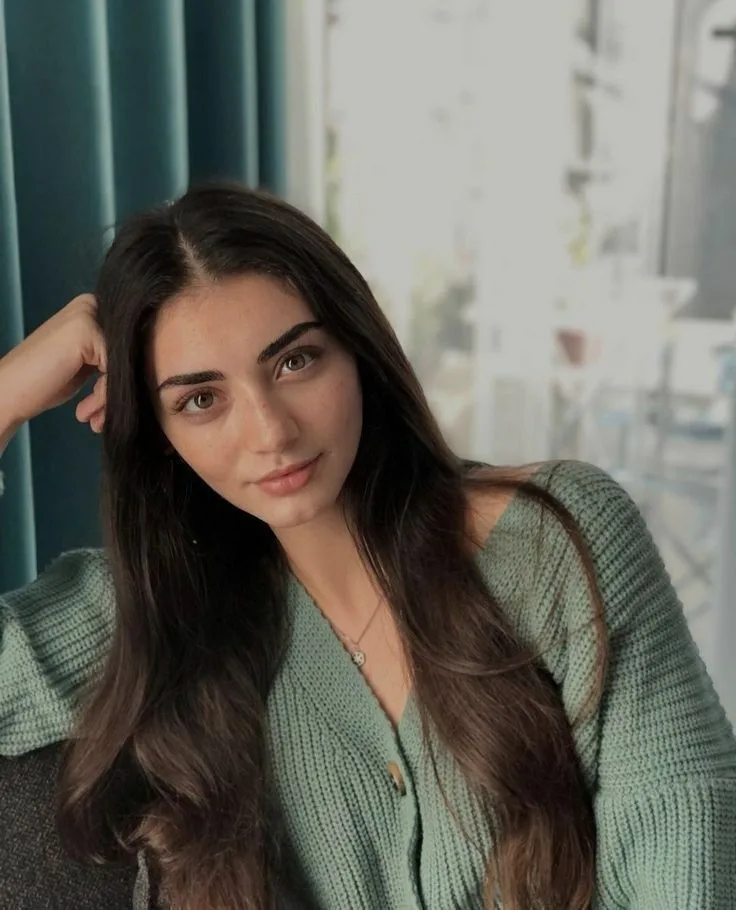 Özge Törer during a sword fighting scene in Kuruluş Osman series"